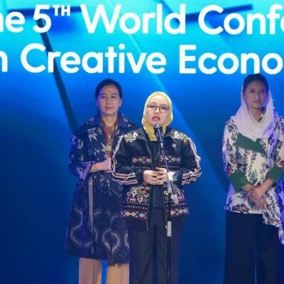 Wamenkop Farida saat acara perhelatan The 5th World Conference on Creative Economy (WCCE) di Jakarta. (Foto: Kemenkop)