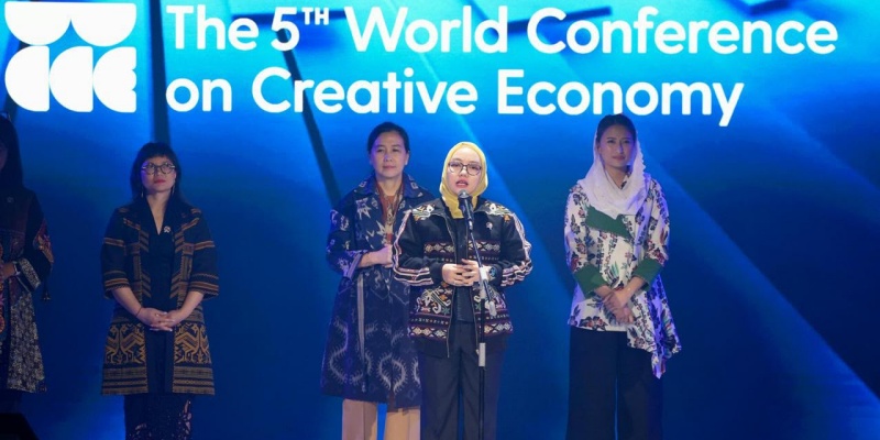 Wamenkop Farida saat acara perhelatan The 5th World Conference on Creative Economy (WCCE) di Jakarta. (Foto: Kemenkop)
