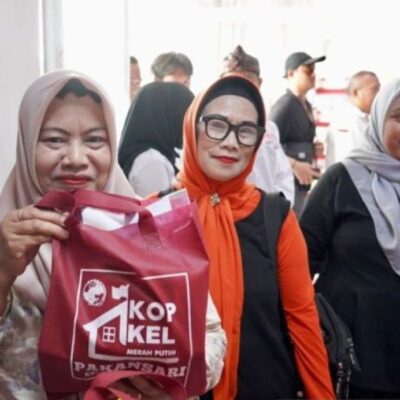 Masyarakat berbelanja di Koperasi Merah Putih di Kabupaten Bogor/Humas Pemkab Bogor